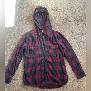 Aritzia TNA Hooded Flannel Bundle – 2 Plaid Shirts – XS